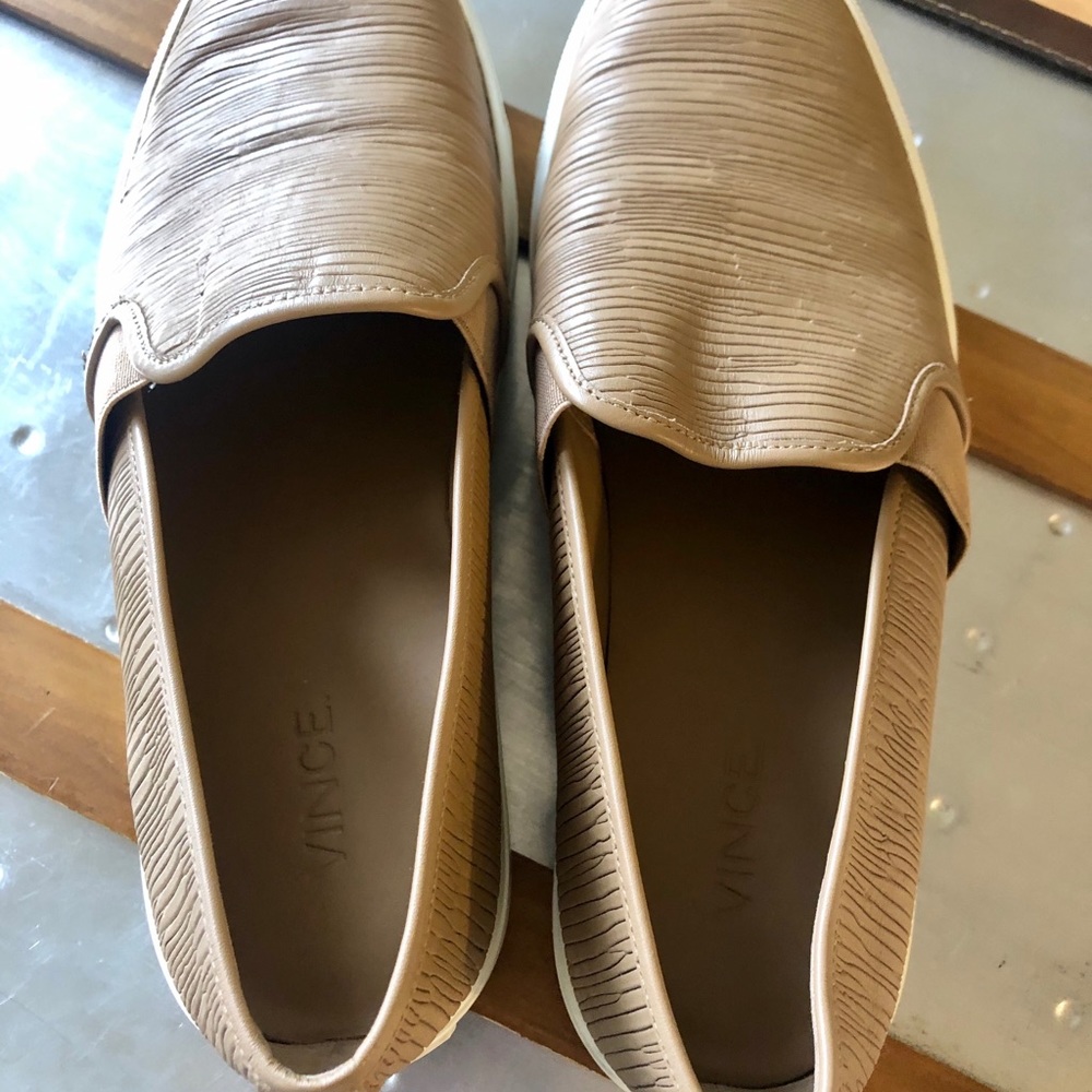 VINCE slip on sneaker